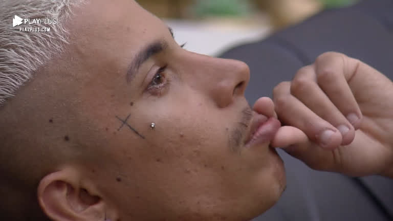 Vídeo: "Só quem vive aqui, sente", diz Matheus em meio às lágrimas - Power Couple Brasil 5