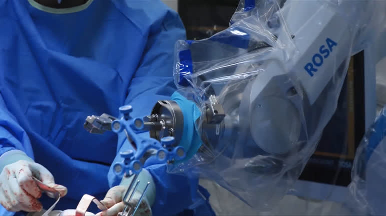 Jogos mortais: robô-cirurgião é hackeado para demonstração de riscos -  TecMundo
