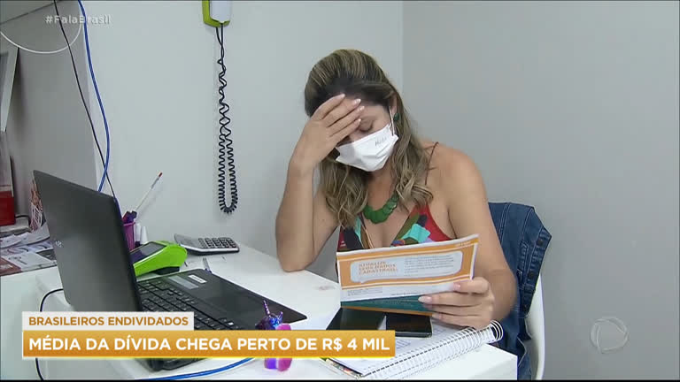 Vídeo: Pesquisa revela média de endividamento do brasileiro em quase R$ 4 mil