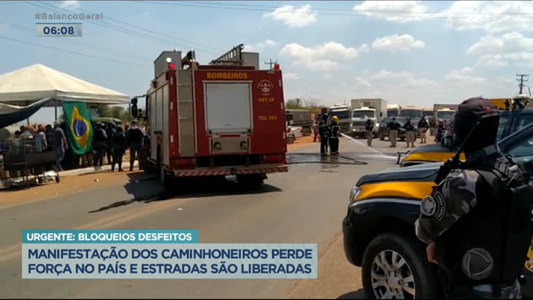 Vídeo: Manifestação dos caminhoneiros perde força no país e estradas são liberadas
