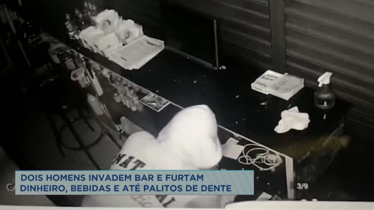 Vídeo: Suspeitos furtam dinheiro e até palitos de dente em bar em MG
