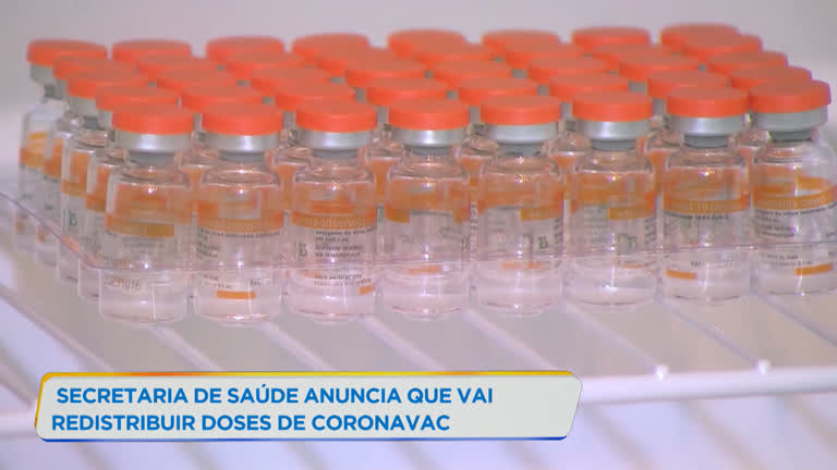 Vídeo: Secretaria de Saúde anuncia que vai redistribuir doses de CoronaVac