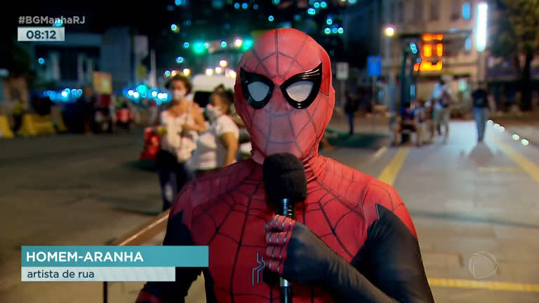Homem-Aranha anima passageiros nos transportes públicos do Rio - RecordTV -  R7 Balanço Geral Manhã RJ