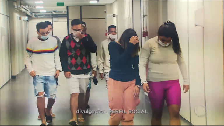 Vídeo: Universitários aplicam golpes bancários em idosos em SP