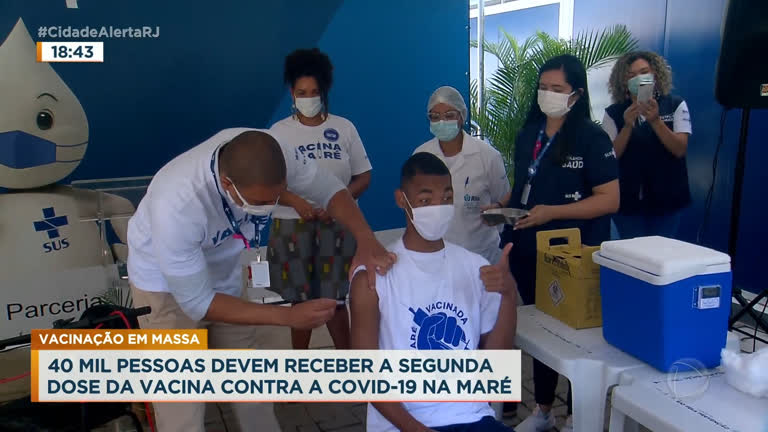 Vídeo: Covid-19: moradores da Maré vão receber segunda dose da vacina