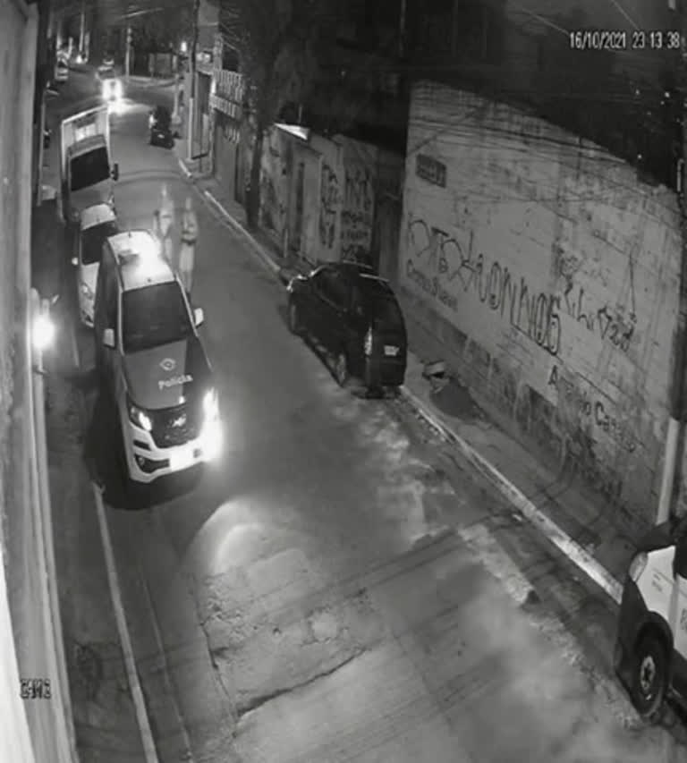 Vídeo: Caso Guilherme: Vídeo mostra policial em frente à casa de jovem