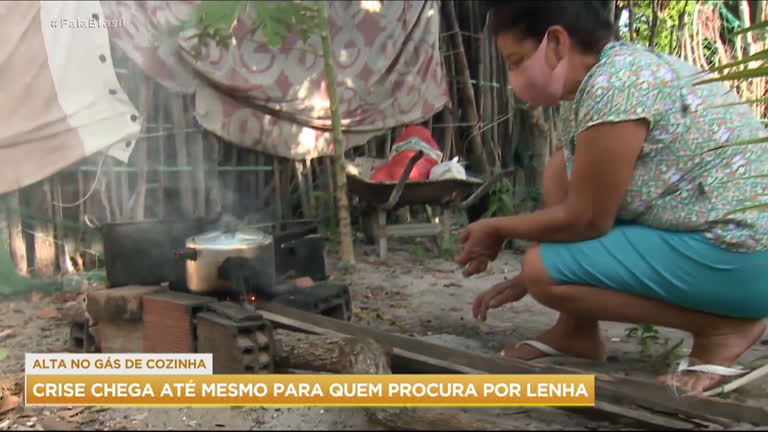 Vídeo: Crise do gás chega até quem procura lenha para cozinhar