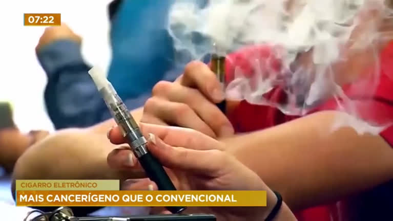 Vídeo: Estudo mostra que cigarro eletrônico é mais cancerígeno do que o convencional