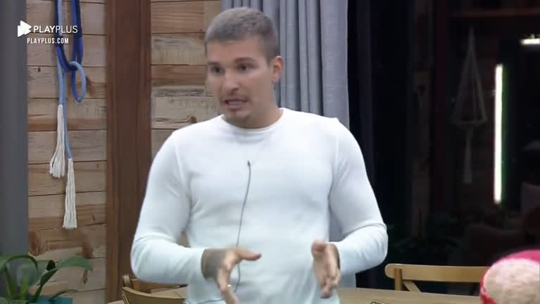 Vídeo: MC Gui elogia Prova do Fazendeiro da temporada anterior do reality show – A Fazenda 13