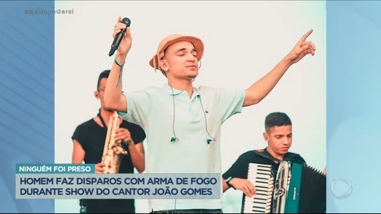 Vídeo: Homem saca arma e dispara durante show do cantor João Gomes