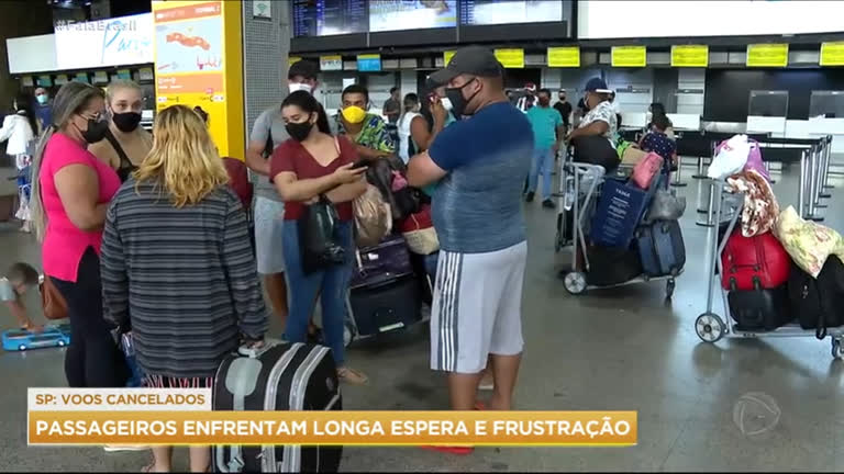 Vídeo: Passageiros de voos cancelados da Itapemirim enfrentam longa espera e frustração