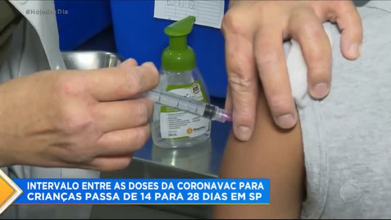 Vídeo: Prefeitura de SP aumenta intervalo entre doses da Coronavac para crianças