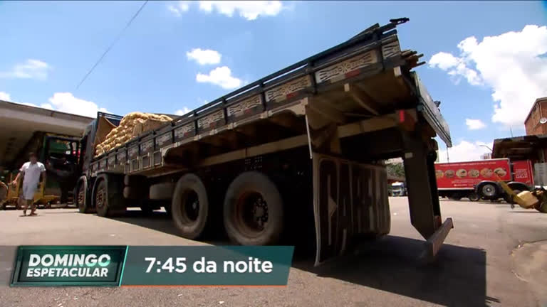 Domingo Espetacular faz alerta sobre moda que transforma caminhões em  máquinas mortais - RecordTV - R7 Domingo Espetacular