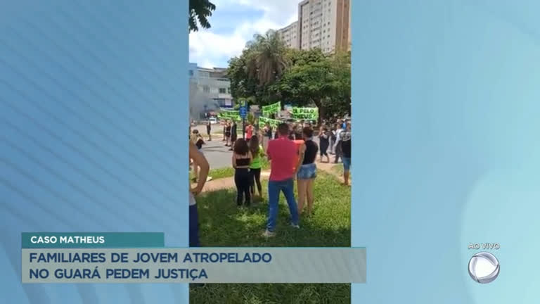 Vídeo: Família faz protesto e pede Justiça após jovem morrer atropelado