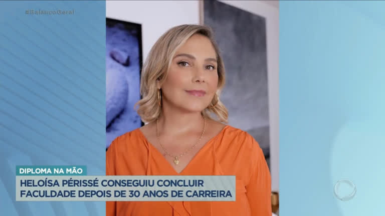 Vídeo: Heloisa Périssé consegue concluir faculdade de teatro