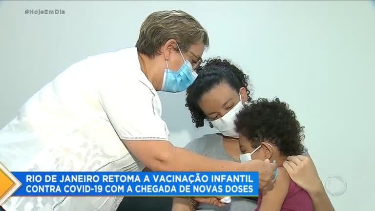 Vídeo: Rio de Janeiro retoma vacinação infantil contra covid-19 após três dias