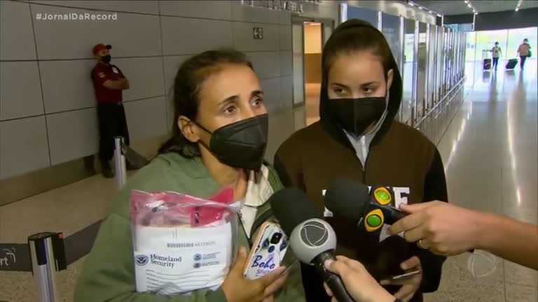 Vídeo: Voos com 193 brasileiros expulsos dos EUA chegam a Minas Gerais