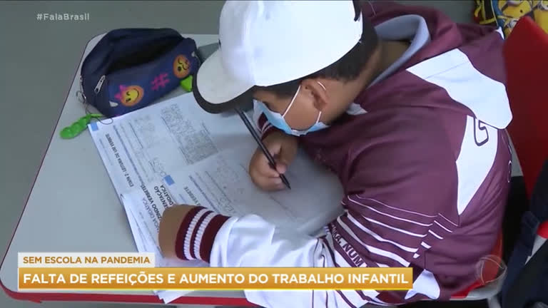Vídeo: Falta de vagas em SP impede matrícula de crianças no 1º ano do Ensino Fundamental