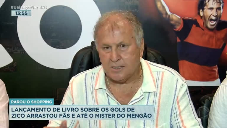 Vídeo: Livro sobre gols de Zico é lançado com presença do ídolo rubro-negro