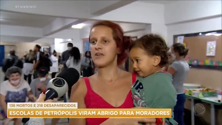 Vídeo: Escolas de Petrópolis viram abrigo para moradores