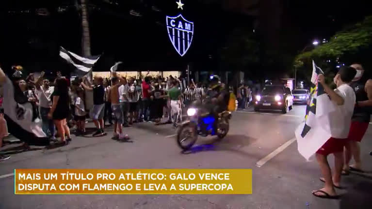 Vídeo: Torcedores do Atlético comemoram título da Supercopa em BH