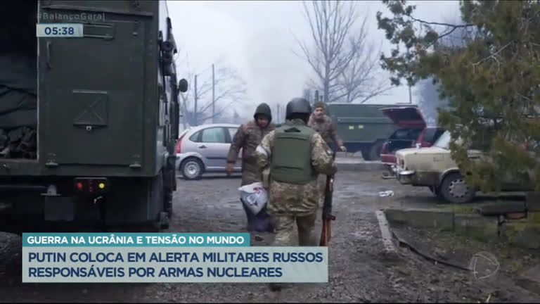 Vídeo: Putin coloca militares responsáveis por armas nucleares em alerta