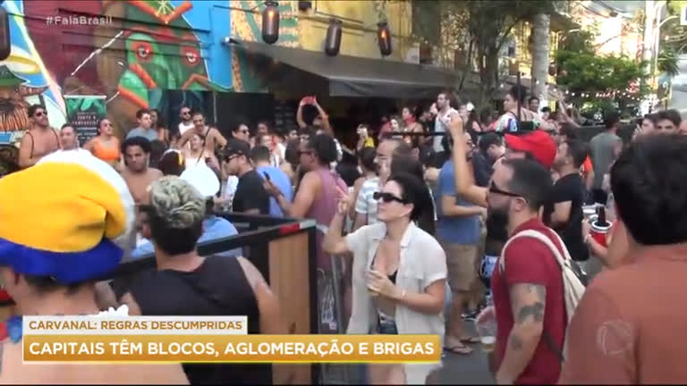 Vídeo: Cidades brasileiras têm blocos de Carnaval, aglomeração e brigas