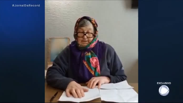 Vídeo: Em Kiev, idosa ucraniana faz apelo às mães dos soldados russos