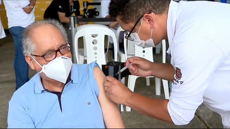 Vídeo: SP faz mutirão para vacinação contra covid-19 e gripe