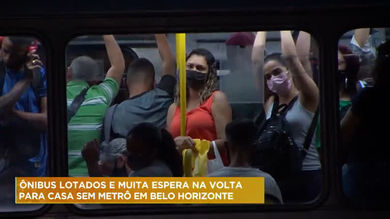 Vídeo: Moradores enfrentam ônibus lotados durante greve do metrô
