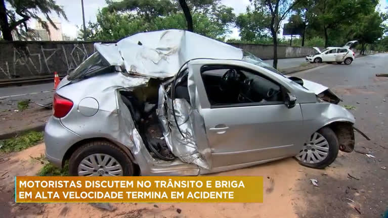 Vídeo: Briga de trânsito termina em acidente grave em Belo Horizonte