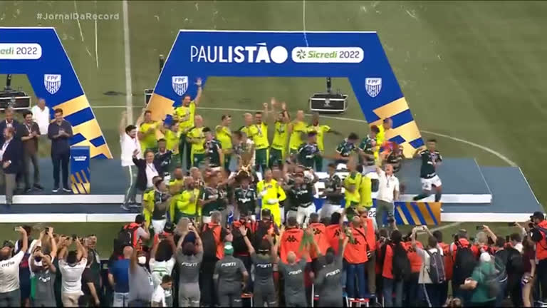 Vídeo: Palmeiras e Fluminense comemoram títulos dos dois maiores estaduais do país