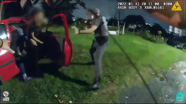 Vídeo: Idoso cai em golpe, é agredido e roubado após marcar encontro por aplicativo
