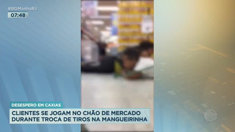 Vídeo: Clientes de mercado se jogam no chão para se proteger durante tiroteio em Duque de Caxias