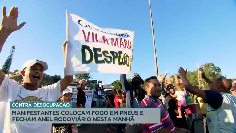 Vídeo: Moradores da Vila Maria fecham o Anel Rodoviário de BH em protesto