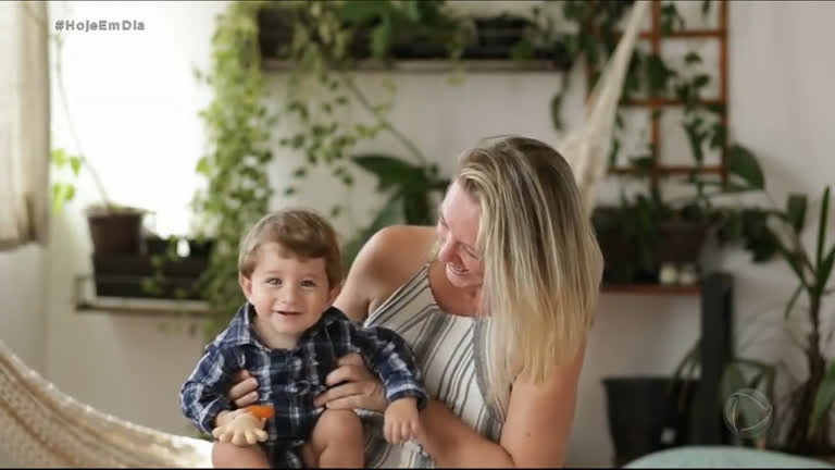 Vídeo: Conheça a história de amor entre mãe e filho que venceu a barreira da covid-19