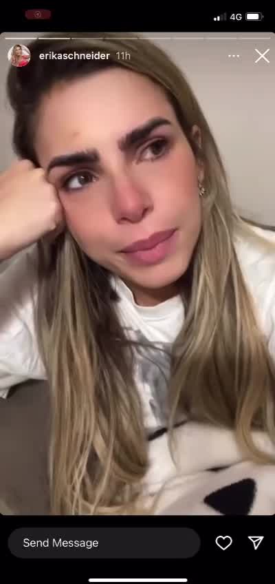 Vídeo: Erika Schneider chora ao falar de término com Bil Araújo: 'Partiu dele'