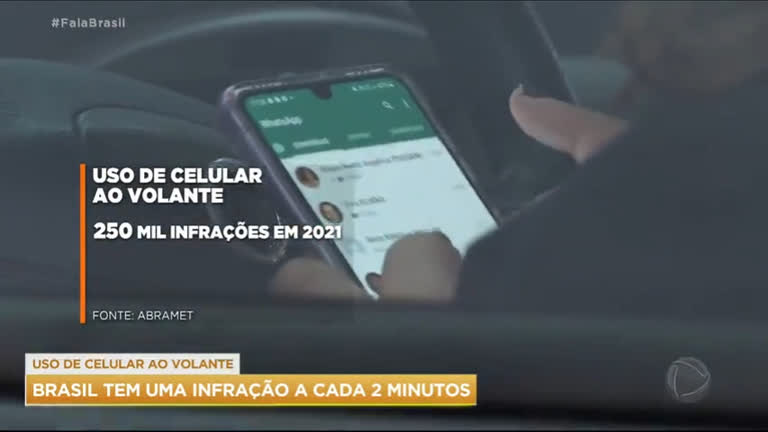 Vídeo: Brasil tem uma infração a cada dois minutos por uso de celular no trânsito