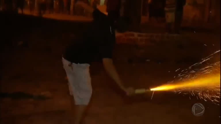 Vídeo: Saiba como usar fogos de artifício com segurança para evitar acidentes