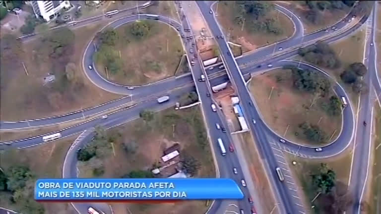 Vídeo: Obra de viaduto está parada desde abril e afeta mais de 135 mil motoristas no DF