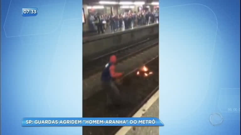 Homem-Aranha' invade trilhos de trem em São Paulo e é agredido - Notícias -  R7 São Paulo