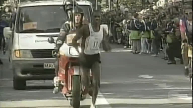 Vídeo: Brasileiro volta a Berlim 20 anos depois de vencer maratona da cidade