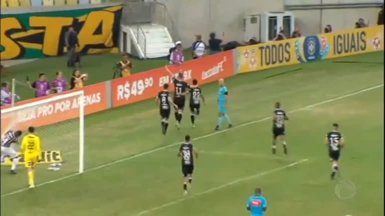 Vídeo: Campeonato Brasileiro: Vasco vence o Fluminense no Maracanã
