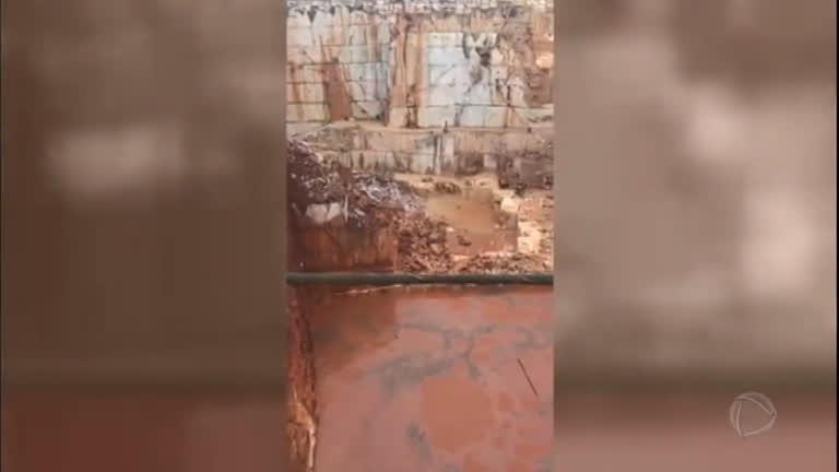 Vídeo: Dois operários morrem durante desmoronamento em Portugal