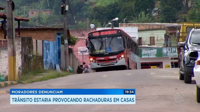 Vídeo: Moradores de Santa Luzia denunciam que trânsito pesado danifica casas