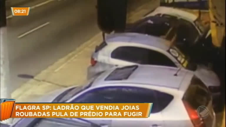 Vídeo: Ladrão pula do segundo andar de prédio para não ser preso